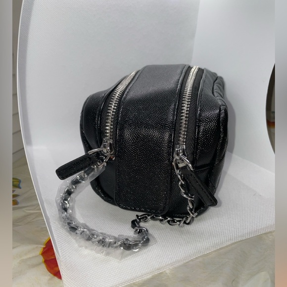 Travel pouch from Chanel beauty line - Picture 2 of 11